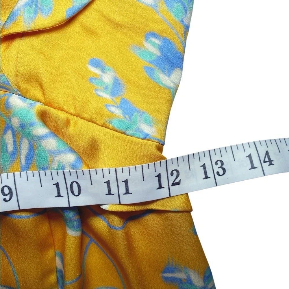 Three Floor Lemonana Dress Yellow Aqua Print
Ruffle Flutter Sleeve Midi - Picture 10 of 16